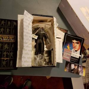 lot 1462 image: Elvis collector doll