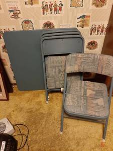 lot 1491 image: Card Table and 4 Chairs