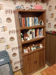 lot 1492 image: Bookshelf and Contents