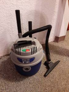 lot 1499 image: 2.5 Gal Shop Vac
