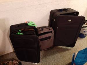 lot 1500 image: 5 Pieces Luggage