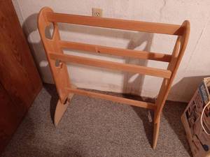 lot 1503 image: Quilt Rack