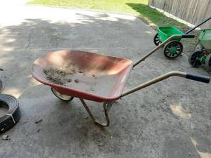 lot 1516 image: Wheelbarrow