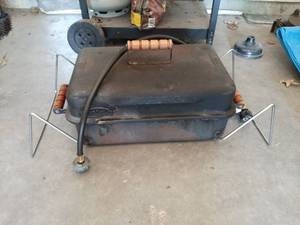 lot 1551 image: LP Tailgate Grill