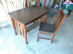 lot 1558 image: Oak Library Table and Chair