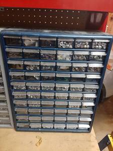 lot 1564 image: Organizer with Hardware