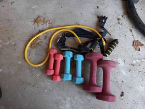 lot 1576 image: Dumbells and Resistance Band