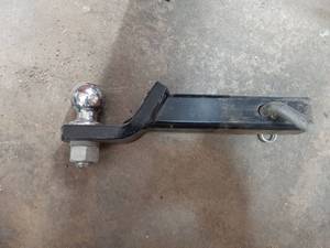 lot 1598 image: Reese Slip-in Hitch with 2 Ball