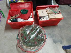 lot 1618 image: 2 Tubs with Christmas Decor