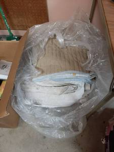 lot 1625 image: Assorted Moving Pads