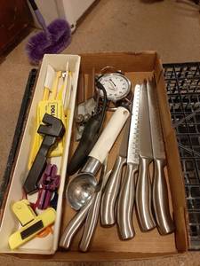 lot 1631 image: Knives and Utensils