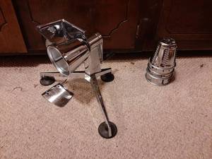 lot 1642 image: Salad Master Chopper Cutter
