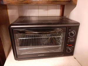 lot 1657 image: Hamilton Beach Toaster Oven