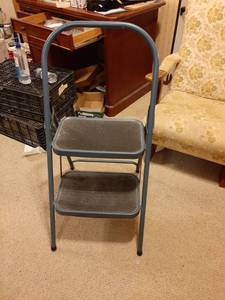 lot 1658 image: Step Stool