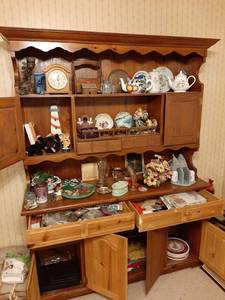 lot 1662 image: All Decor on China Cabinet