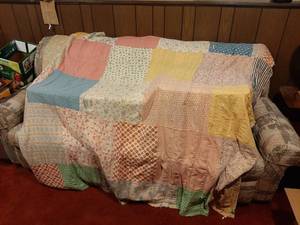 lot 1666 image: Quilt - Appears Old, Heavy, Some Damage