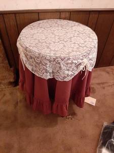 lot 1673 image: Table with Cover and Glass Top