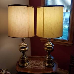 lot 1691 image: Pair of lamps