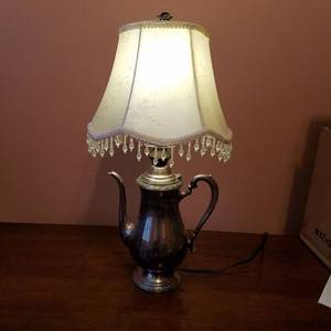 lot 1725 image: Tea lamp