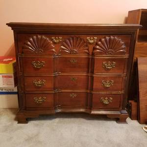 lot 1728 image: American Drew Inc Bachelors Chest  Dresser