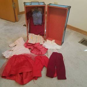 lot 1733 image: vintage steam trunk with doll clothes