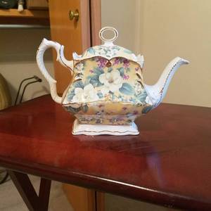 lot 1852 image: teapot - Royal Patrician England