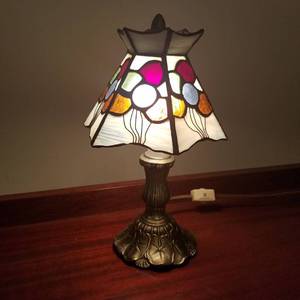 lot 1860 image: small lamp