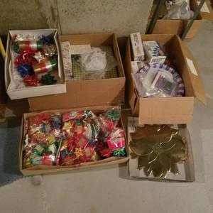 lot 1884 image: 7 boxes of assorted Christmas and Thanksgiving decor
