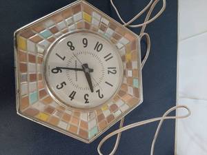 lot 1765 image: Vintage GE Wall Clock