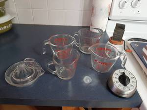 lot 1771 image: Measuring Cups, Juicer, Chopper and Timer
