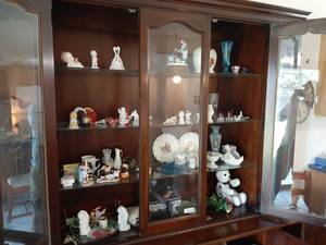lot 1783 image: All Remaining in Contents of China Cabinet - Bring Boxes