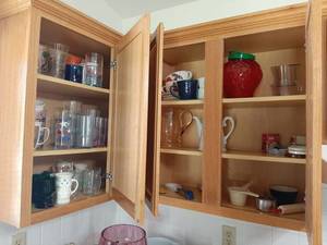 lot 1794 image: All Remaining In Kitchen Cabinets
