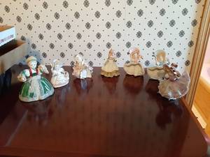 lot 1809 image: 7 Lefton Girl Figurines