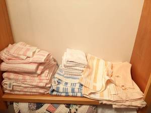 lot 1815 image: Assorted Towels