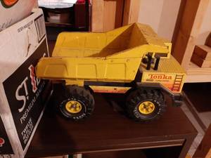 lot 1826 image: Tonka Truck