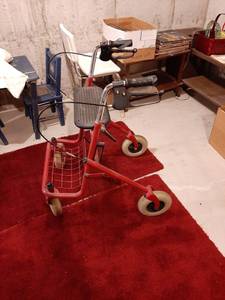 lot 1833 image: Walker with Seat