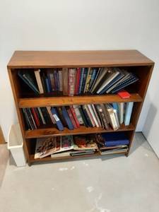lot 1914 image: Wood Bookshelf - No Contents