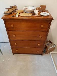 lot 1919 image: Chest of Drawers -in Basement - No Contents