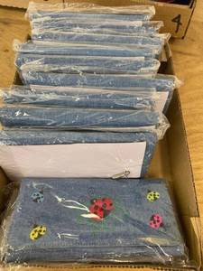 lot 5 image: 10 ladybug denim wallets