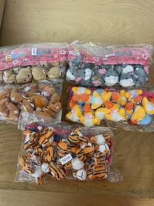 lot 8 image: stuffed animal keychains