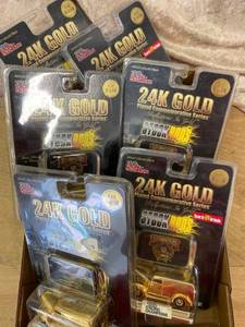 lot 21 image: novelty gift - car (6)