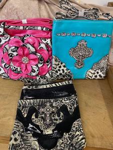 lot 27 image: crossbody purses