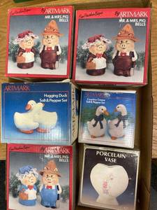 lot 35 image: porcelain novelties