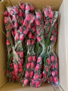 lot 47 image: faux roses approx 25 pcs