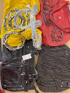 lot 64 image: purses