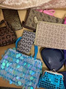 lot 81 image: approx 25 smallkids purses, coin purses