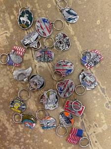 lot 1119 image: 20 assorted keychains