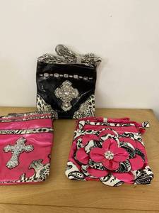 lot 1123 image: pink & black purses (3)