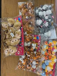 lot 1191 image: stuffed animal keychains
