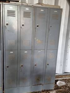 lot 207 image: steel Locker Unit, 8 door, no keys  unknown combinations
